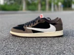 Travis Scott x Air Jordans 1 Low Dark Mocha - 2019-07-28